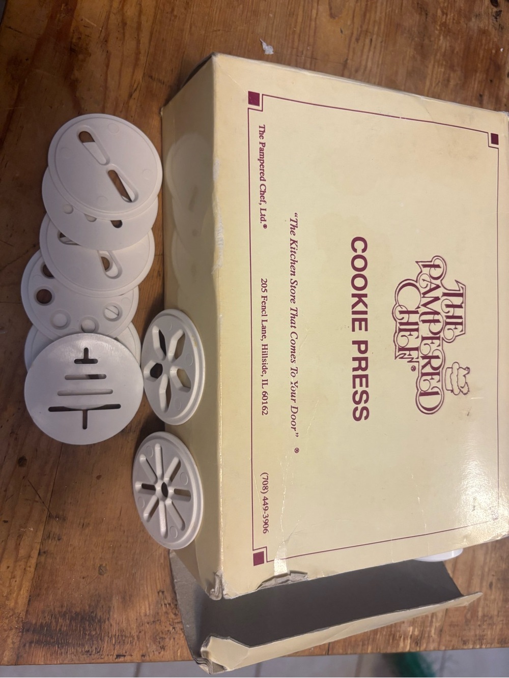 Vintage The Pampered Chef White Cookie Press Decorative Discs Set